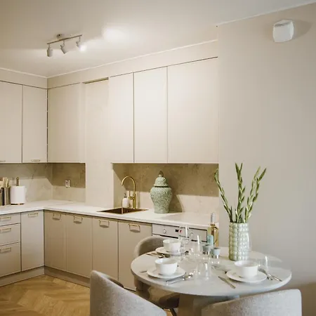 Agosto Sky Premium Manufaktura Parking Gratis Fv Apartment Lodz